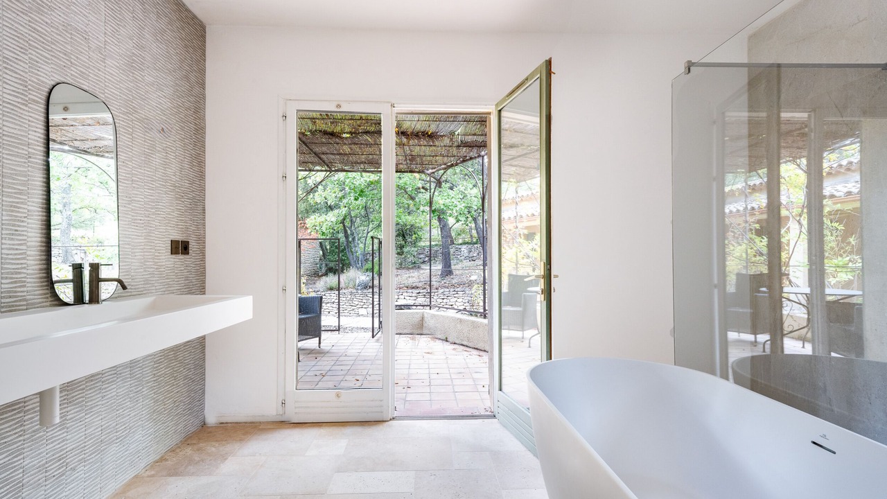 Photo of Bathroom in Murs