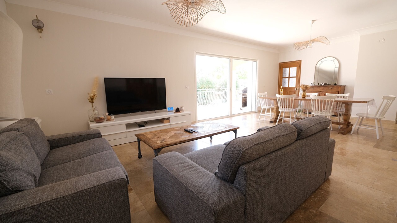 Photo of Livingroom in Mouries