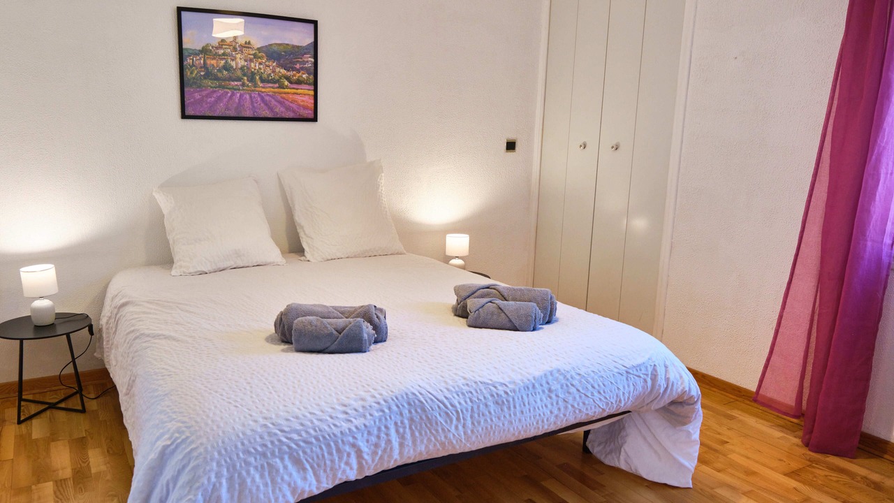 Photo of Bedroom in Volonne