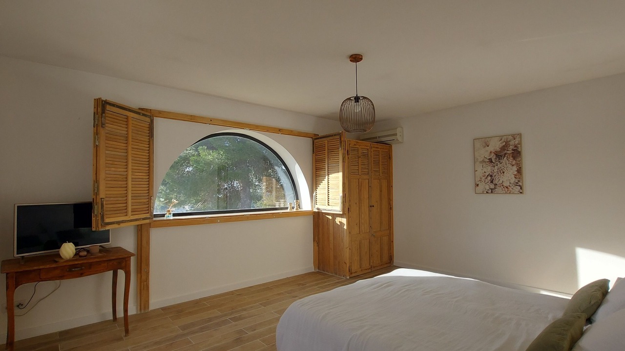 Photo of Bedroom in Saint-Chamas