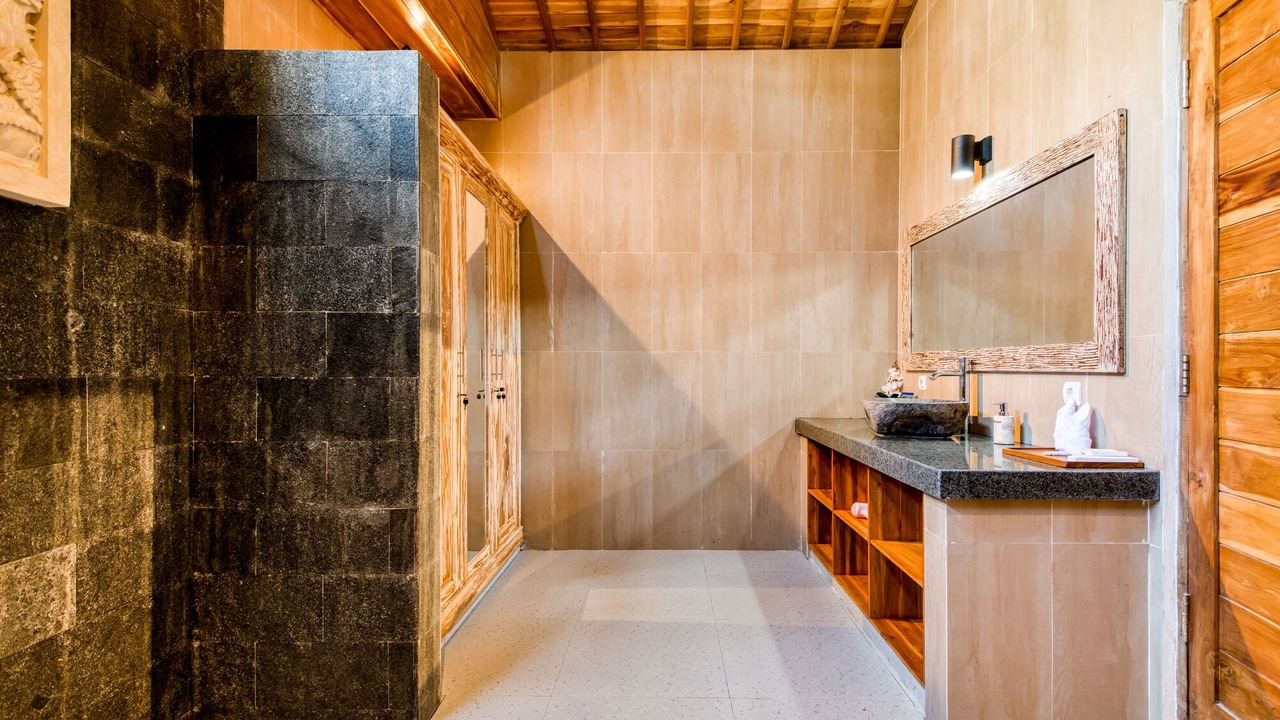 Photo of Bathroom in Seraya Barat