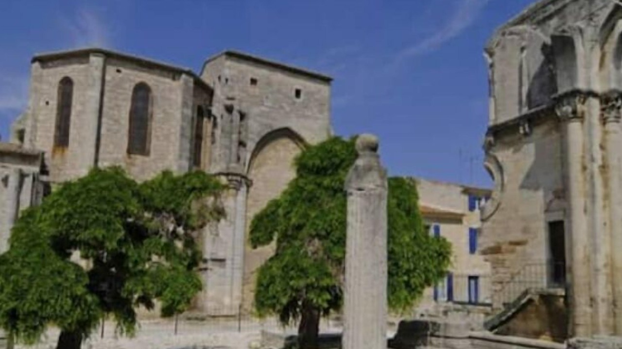 Photo of Others in Beaucaire