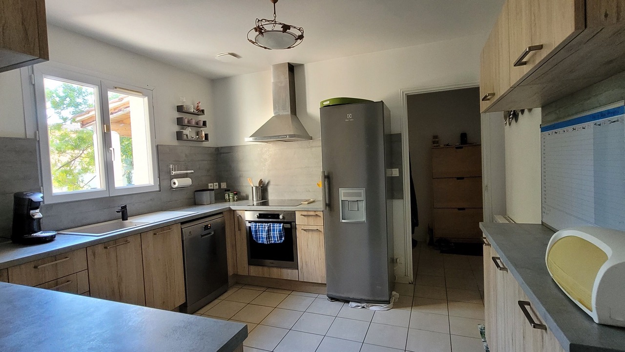 Photo of Kitchen in Chateauneuf-de-Gadagne