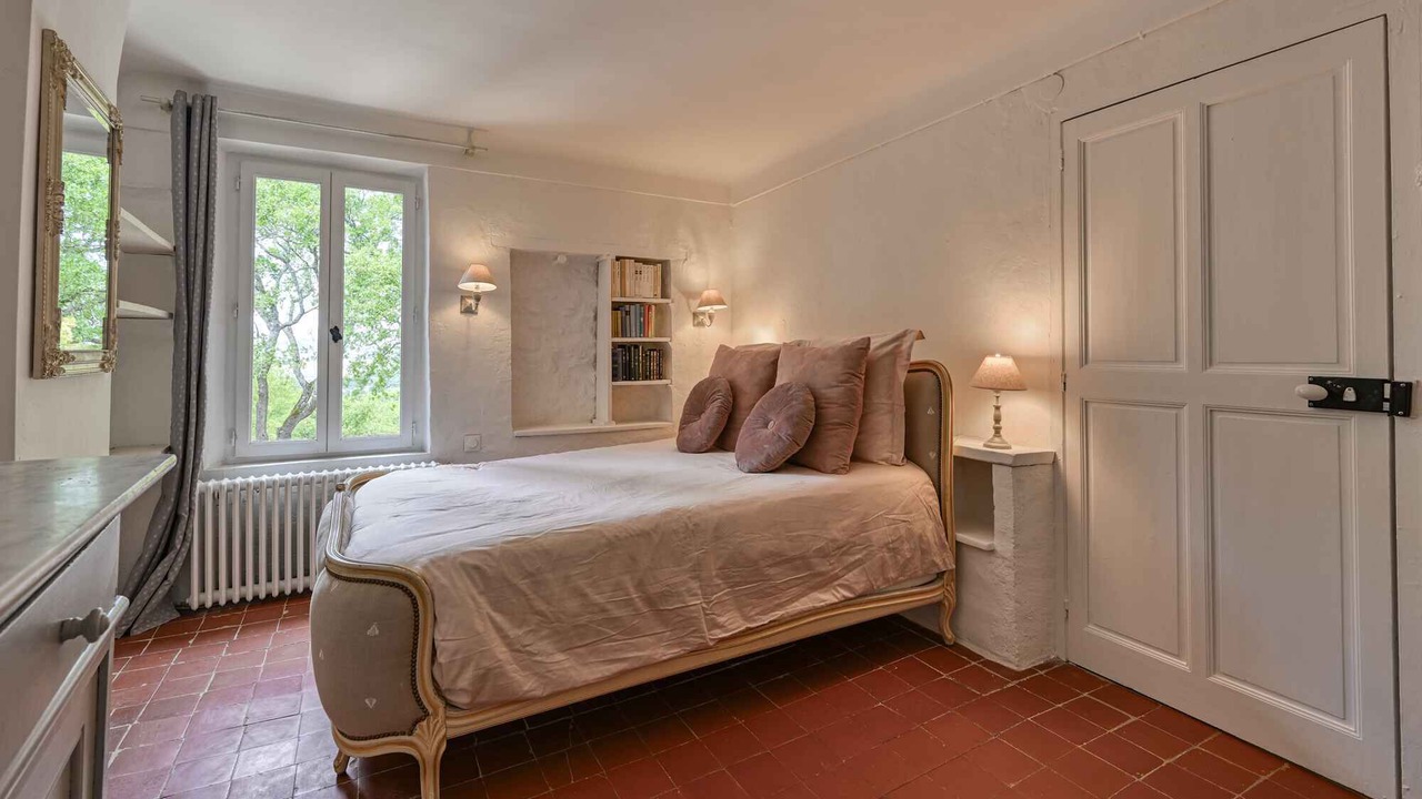 Photo of Bedroom in Apt