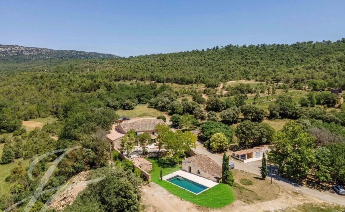 Photo of Outdoor in Jouques