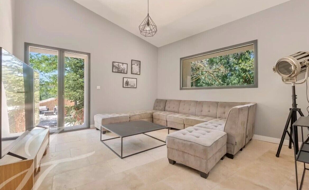Photo of Livingroom in Jouques