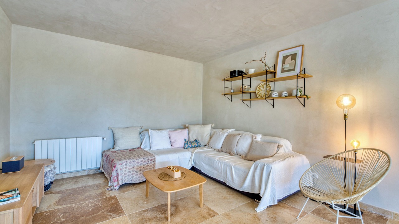 Photo of Livingroom in Lioux