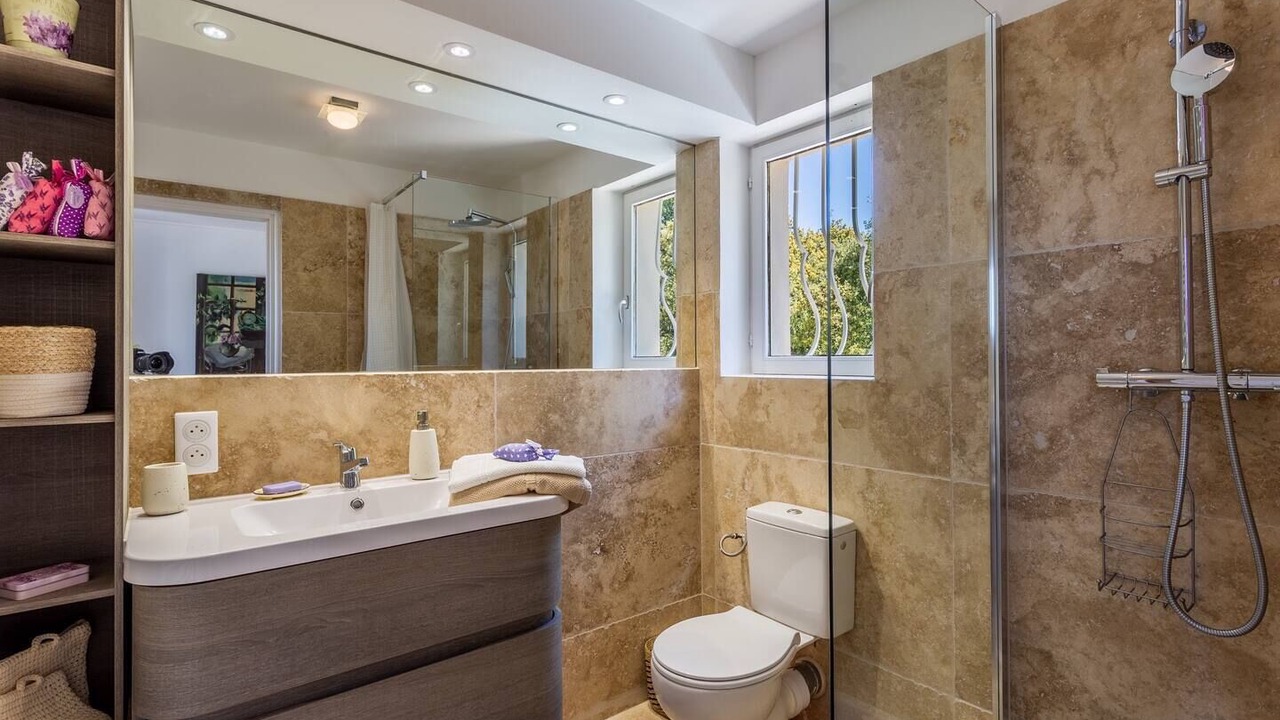 Photo of Bathroom in Lioux