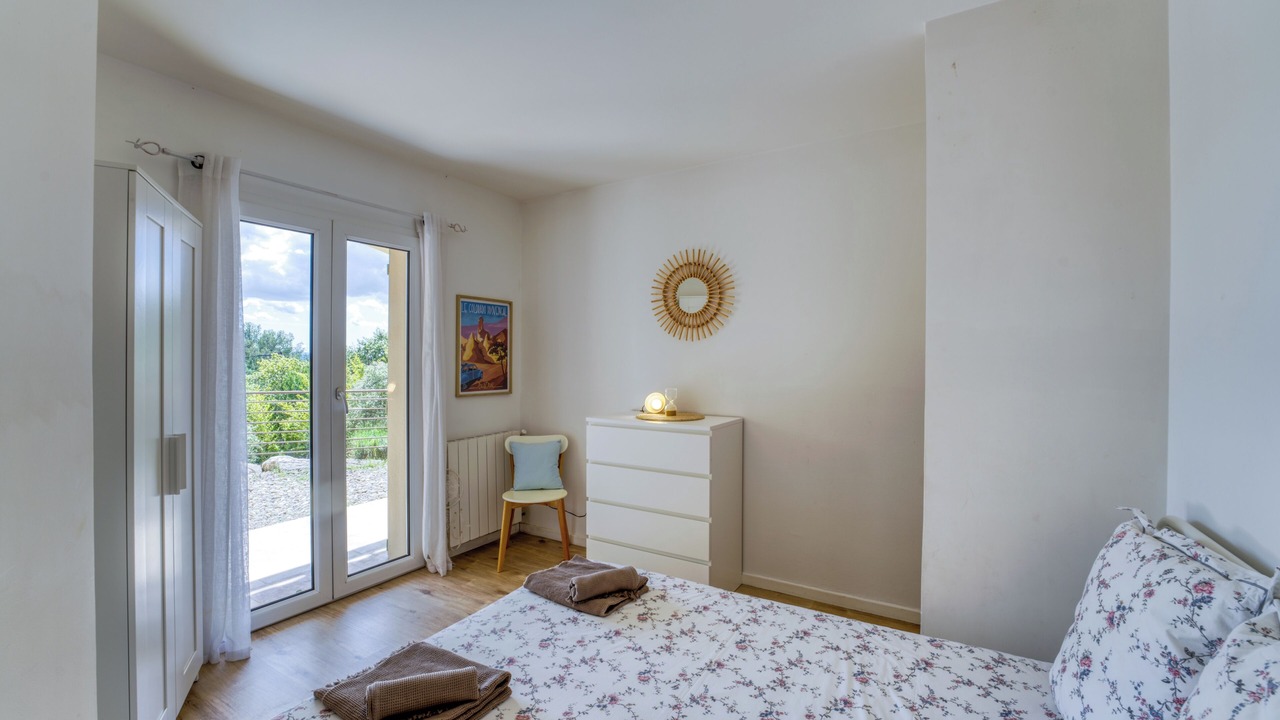 Photo of Bedroom in Lioux