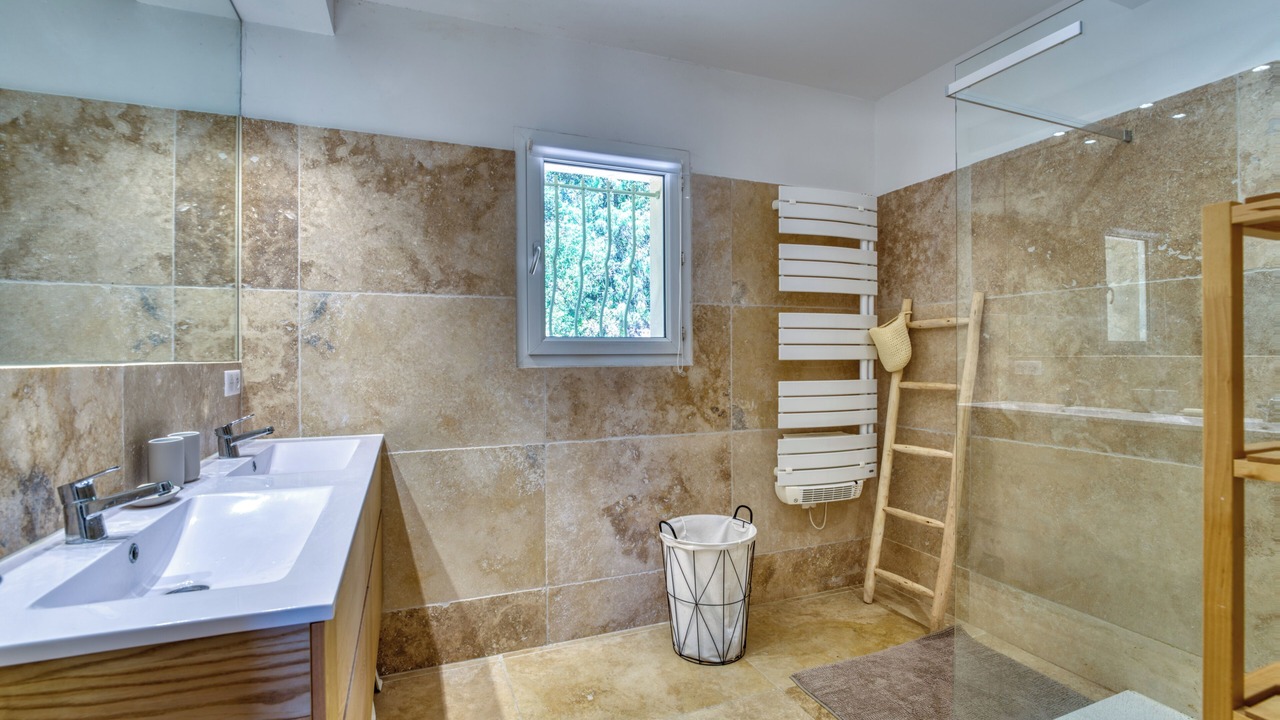 Photo of Bathroom in Lioux