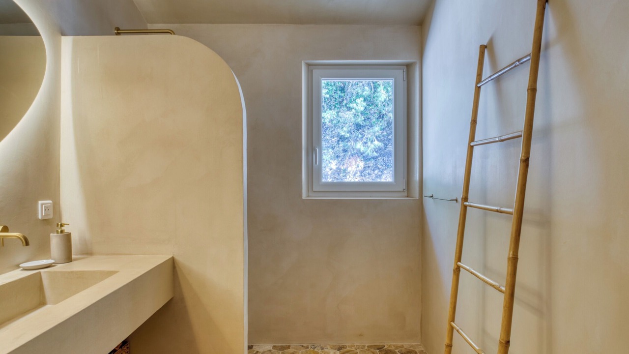 Photo of Bathroom in Lioux
