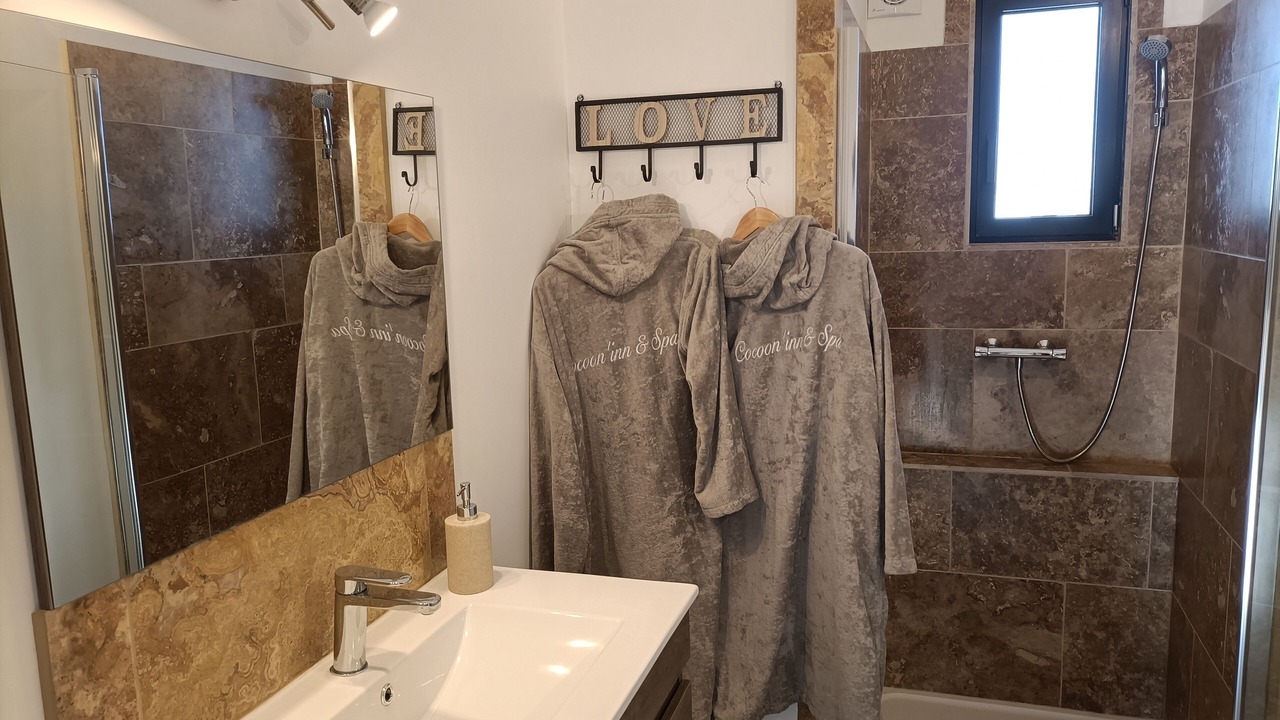 Photo of Bathroom in Saint-Saturnin-les-Avignon