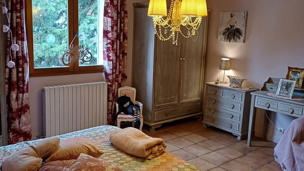 Photo of Bedroom in Saint-Saturnin-les-Avignon