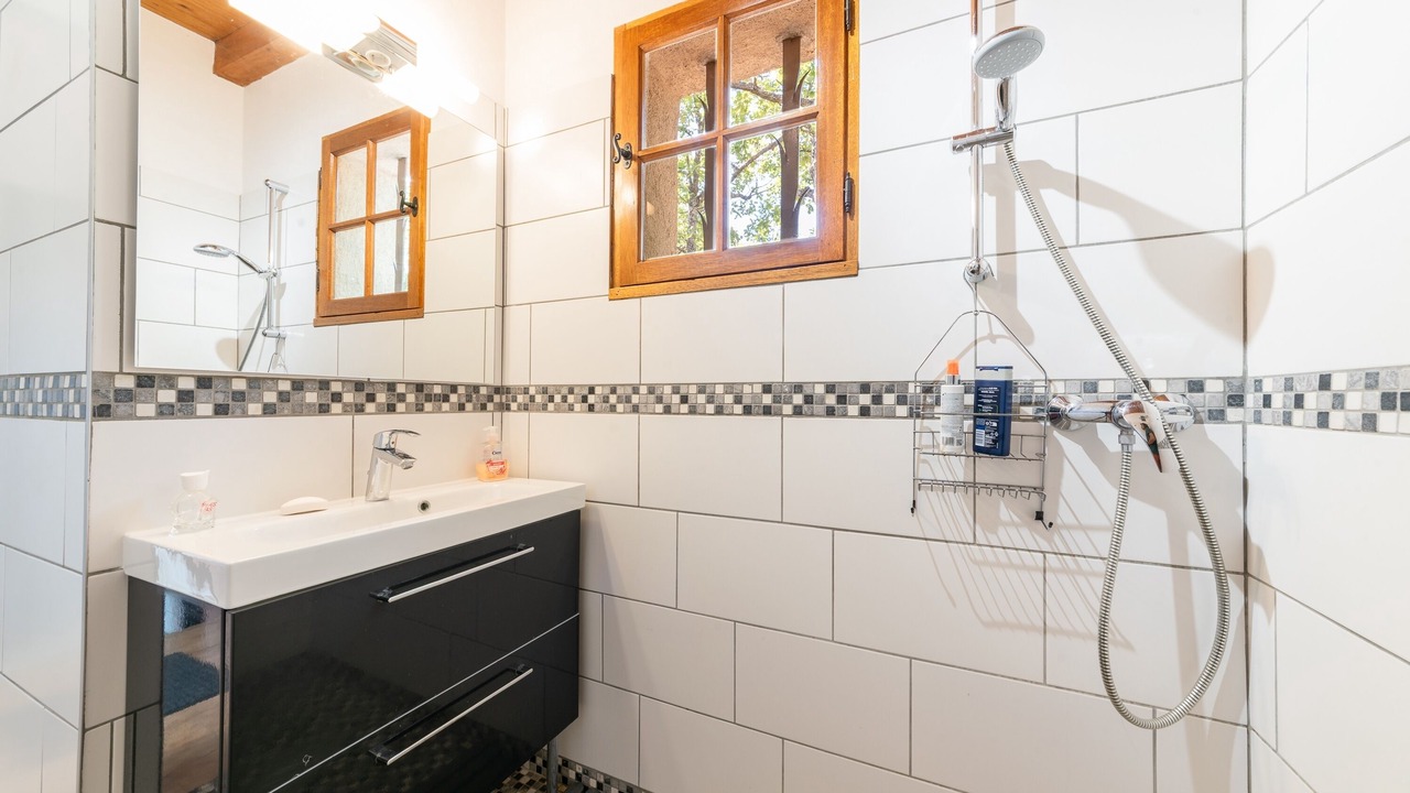 Photo of Bathroom in Regusse