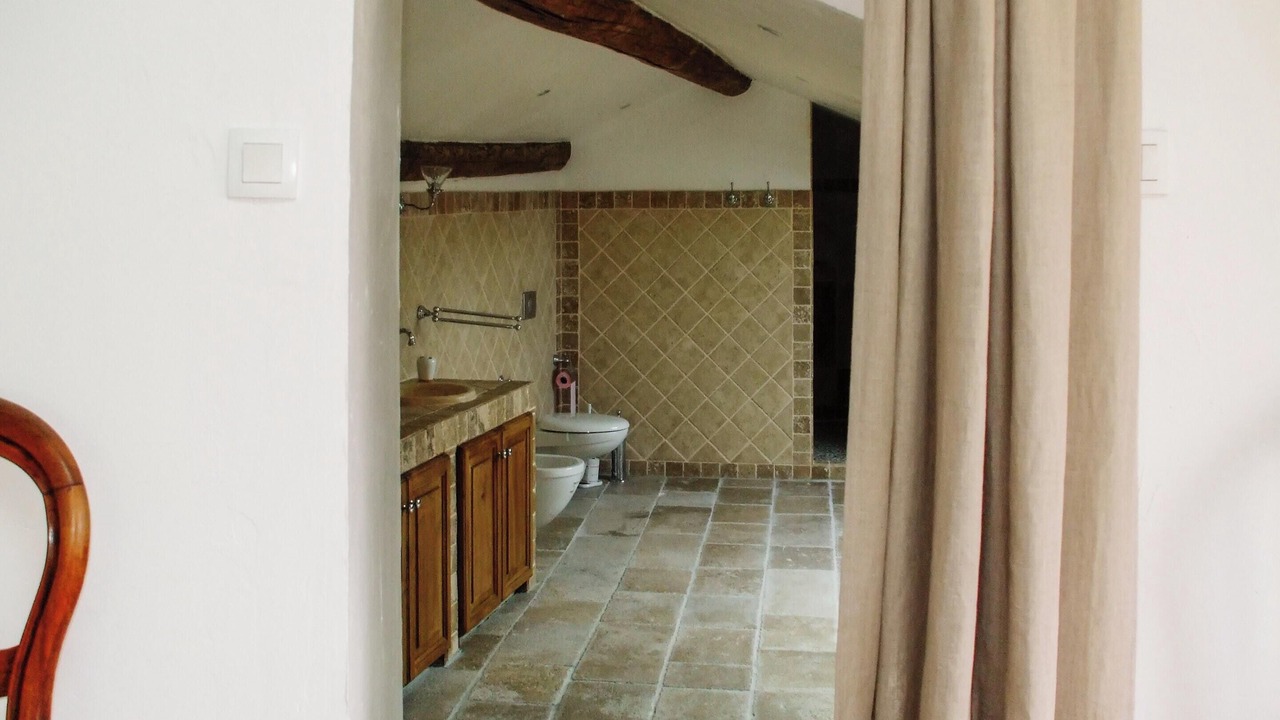 Photo of Bathroom in Molleges