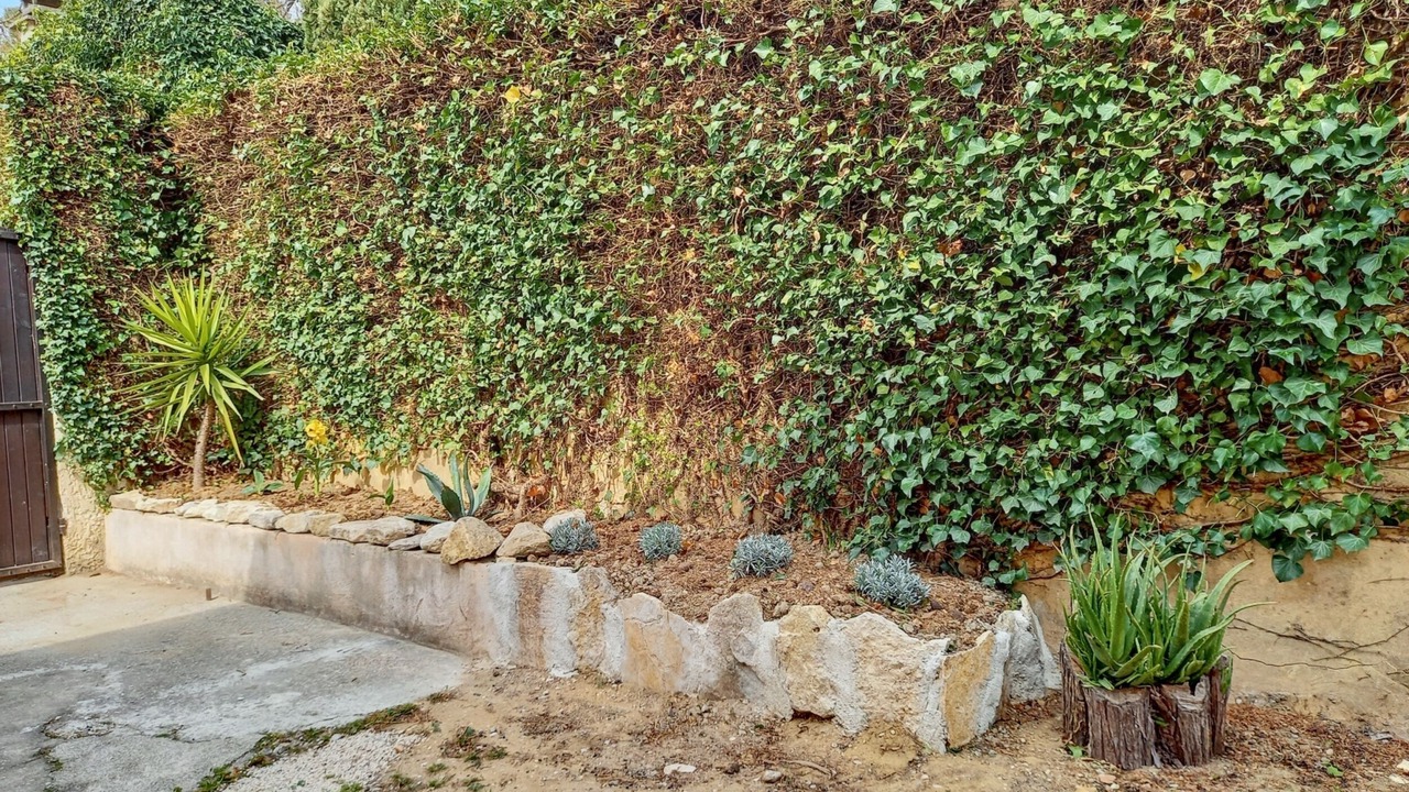 Photo of Outdoor in Caromb
