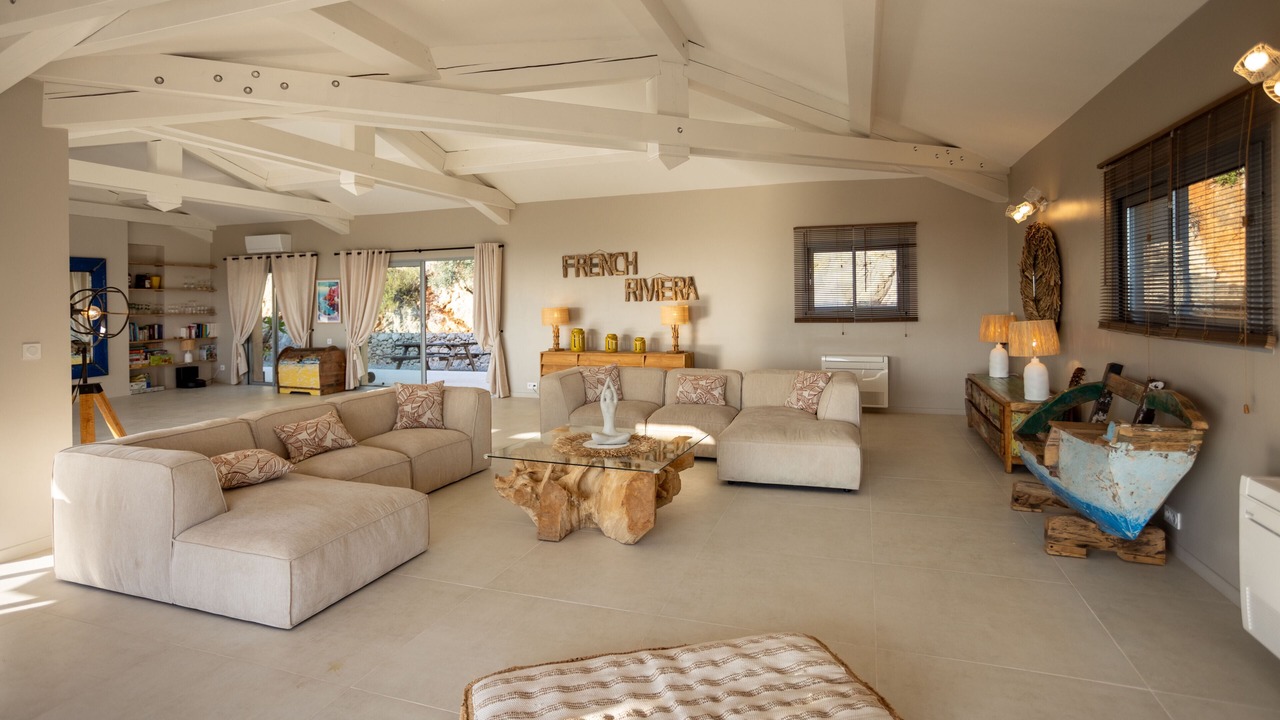 Photo of Livingroom in Ollioules