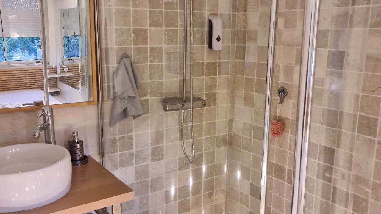 Photo of Bathroom in La Valette-du-Var