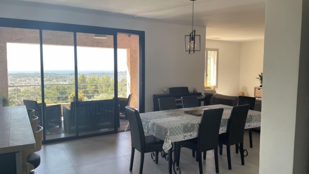 Photo of Bedroom in La Valette-du-Var