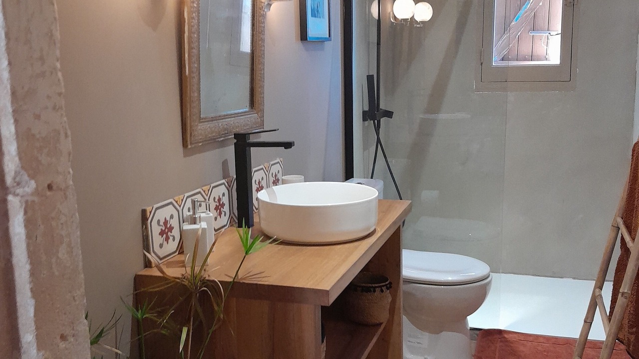 Photo of Bathroom in Manduel