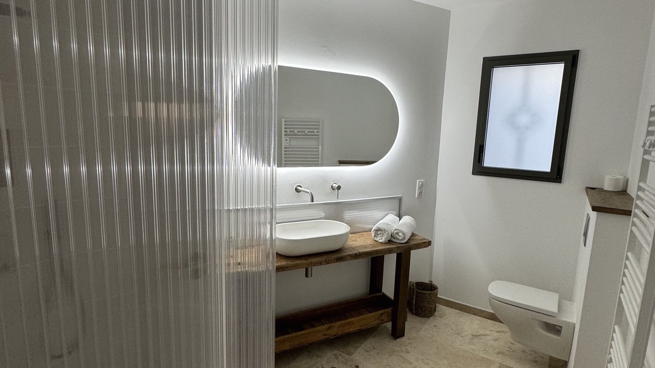 Photo of Bathroom in Rochefort-du-Gard