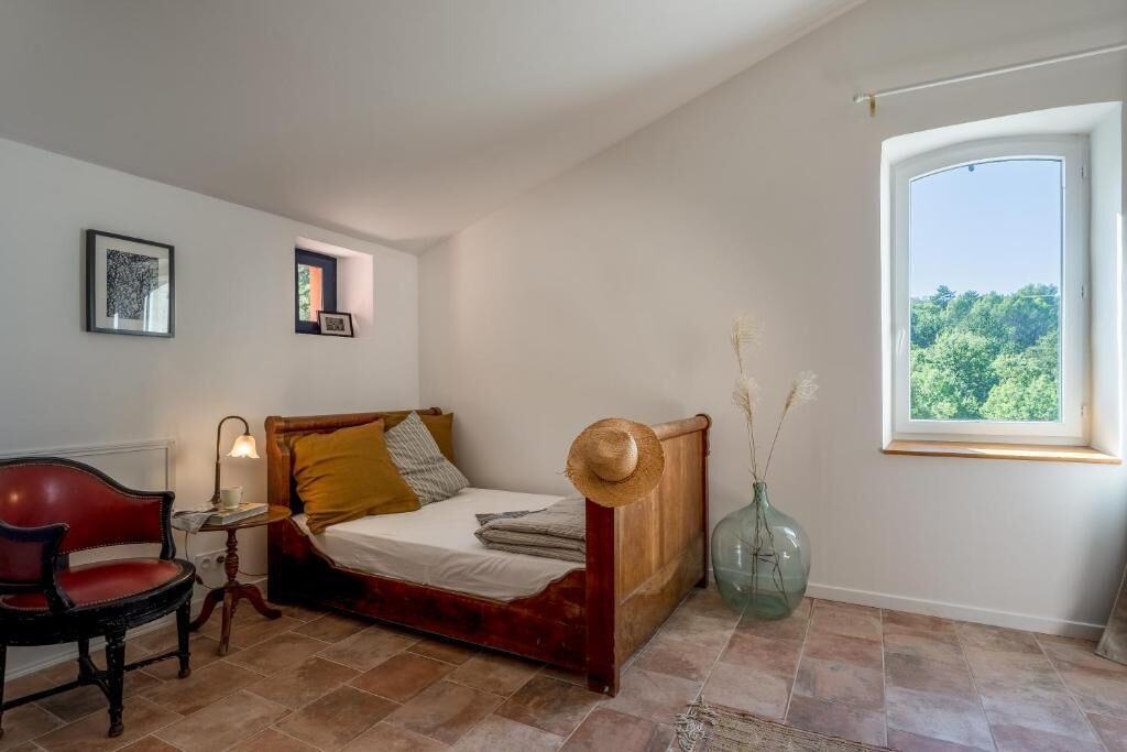 Photo of Bedroom in Saignon