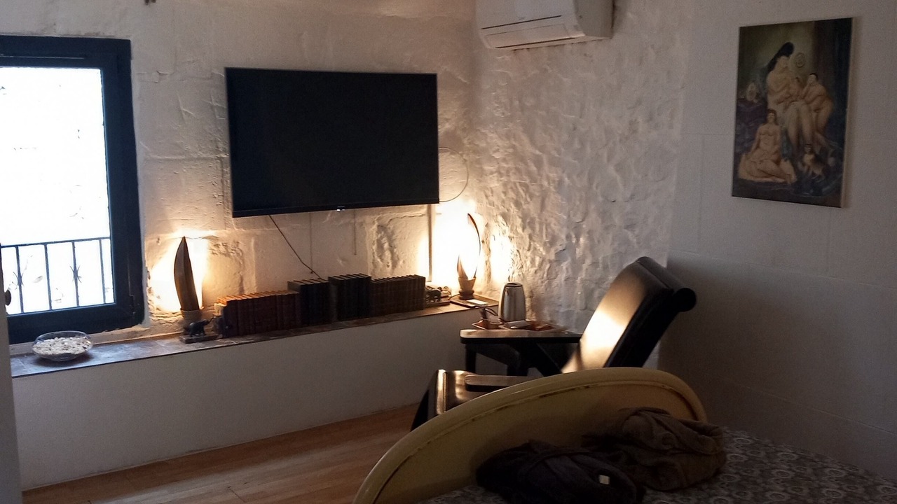 Photo of Bedroom in Jonquieres-Saint-Vincent