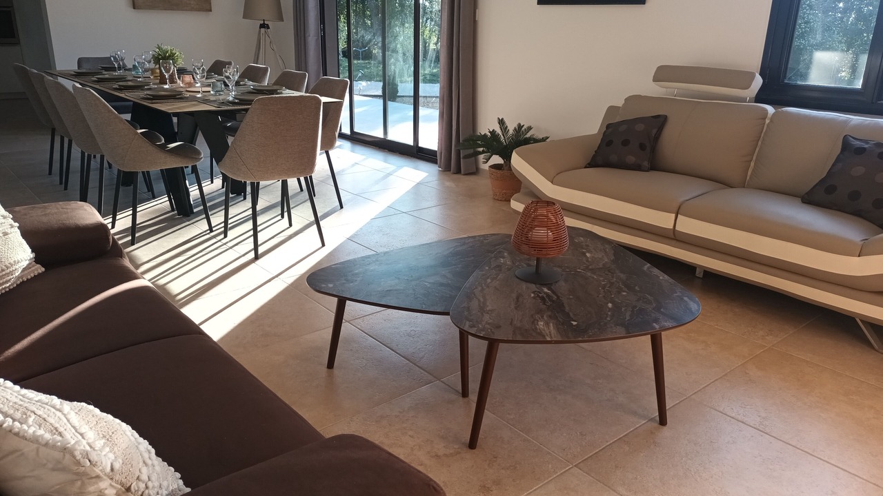 Photo of Livingroom in Orange