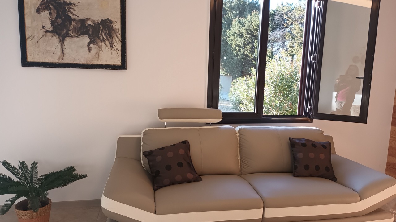 Photo of Livingroom in Orange