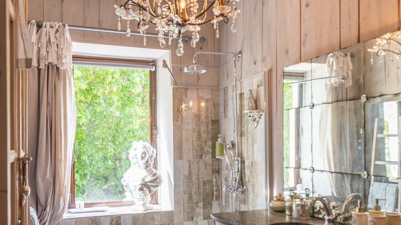 Photo of Bathroom in L'Isle-sur-la-Sorgue