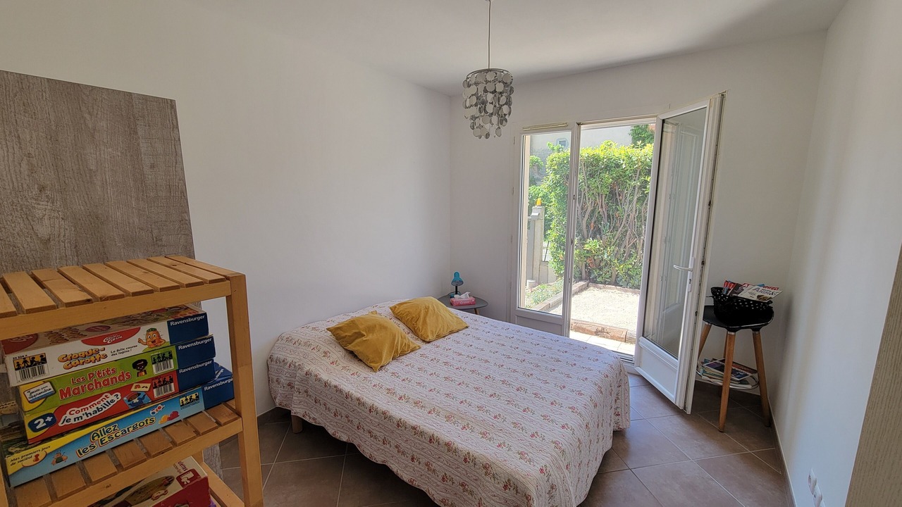 Photo of Bedroom in Raphele-les-Arles