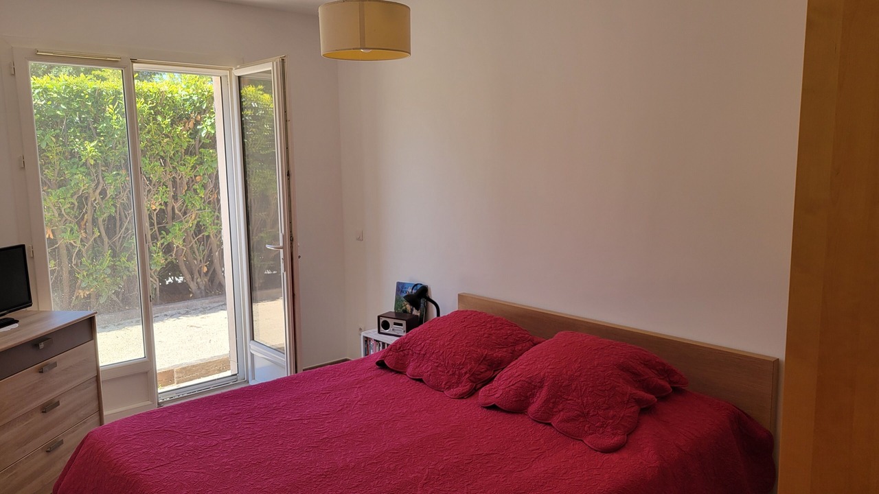 Photo of Bedroom in Raphele-les-Arles