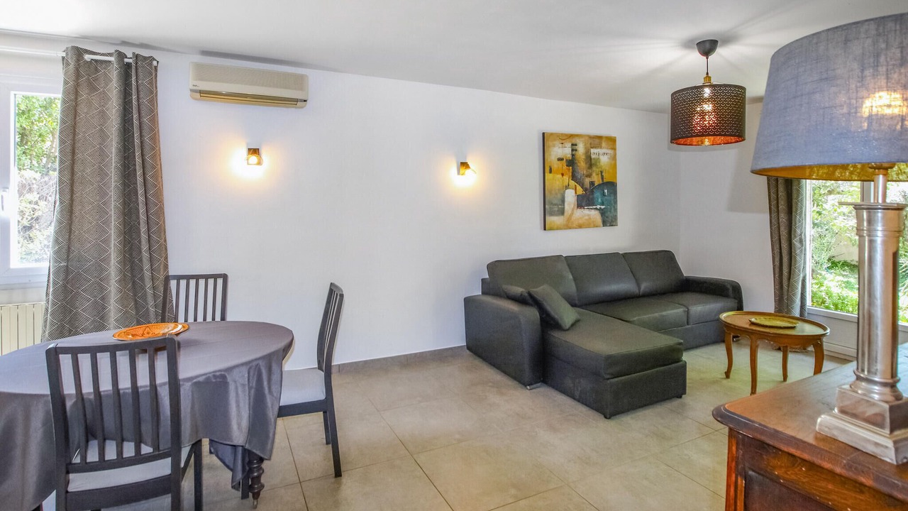Photo of Bedroom in Montfavet