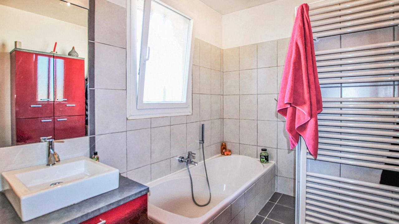 Photo of Bathroom in Montfavet