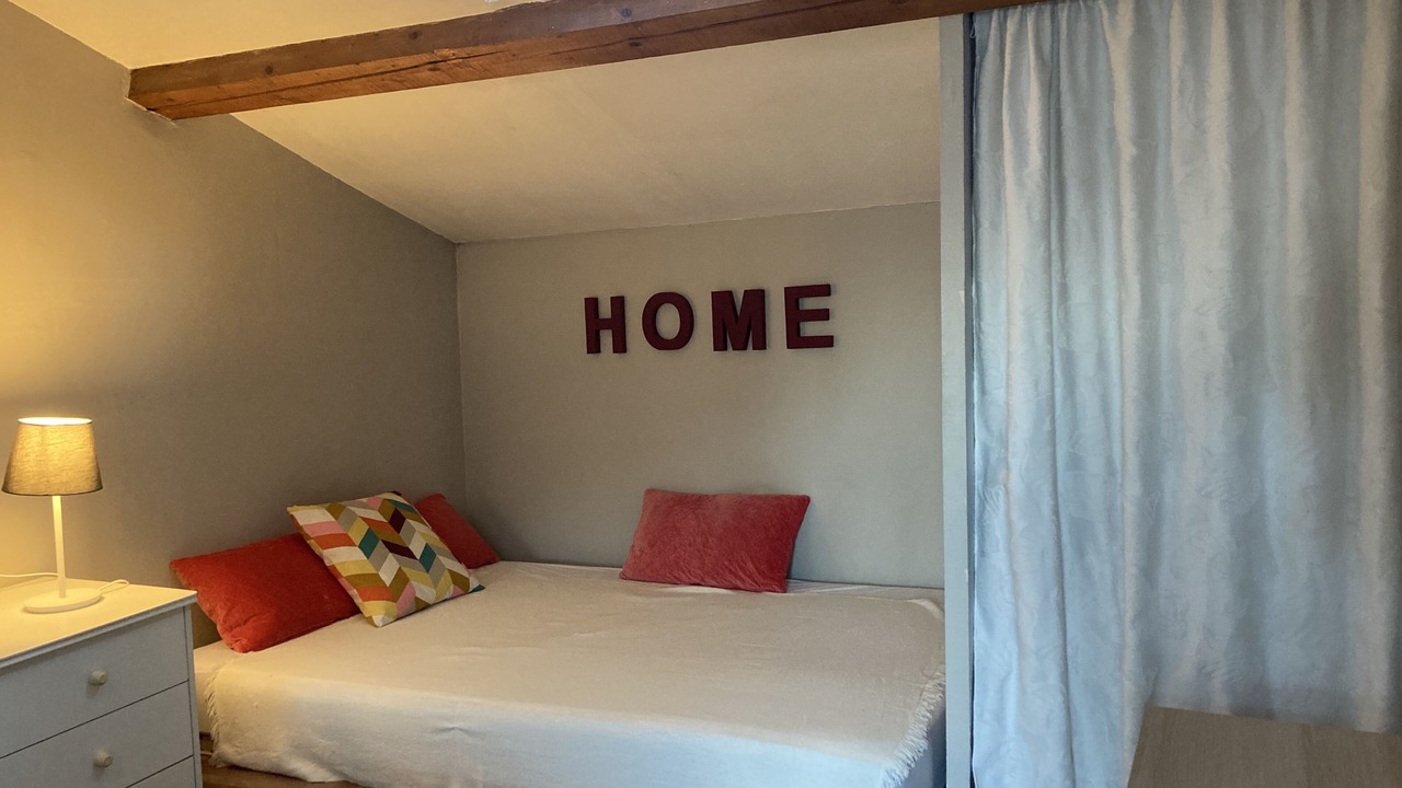 Photo of Bedroom in Saint-Mitre
