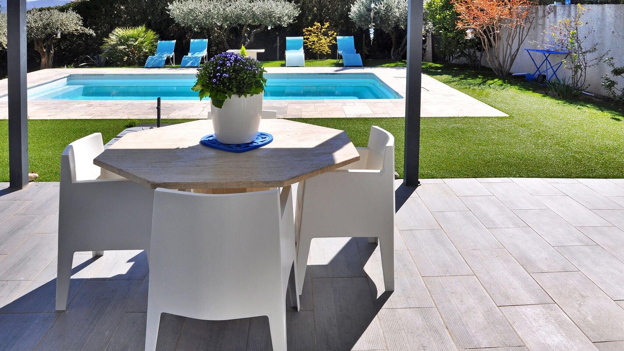 Photo of Outdoor in Caromb