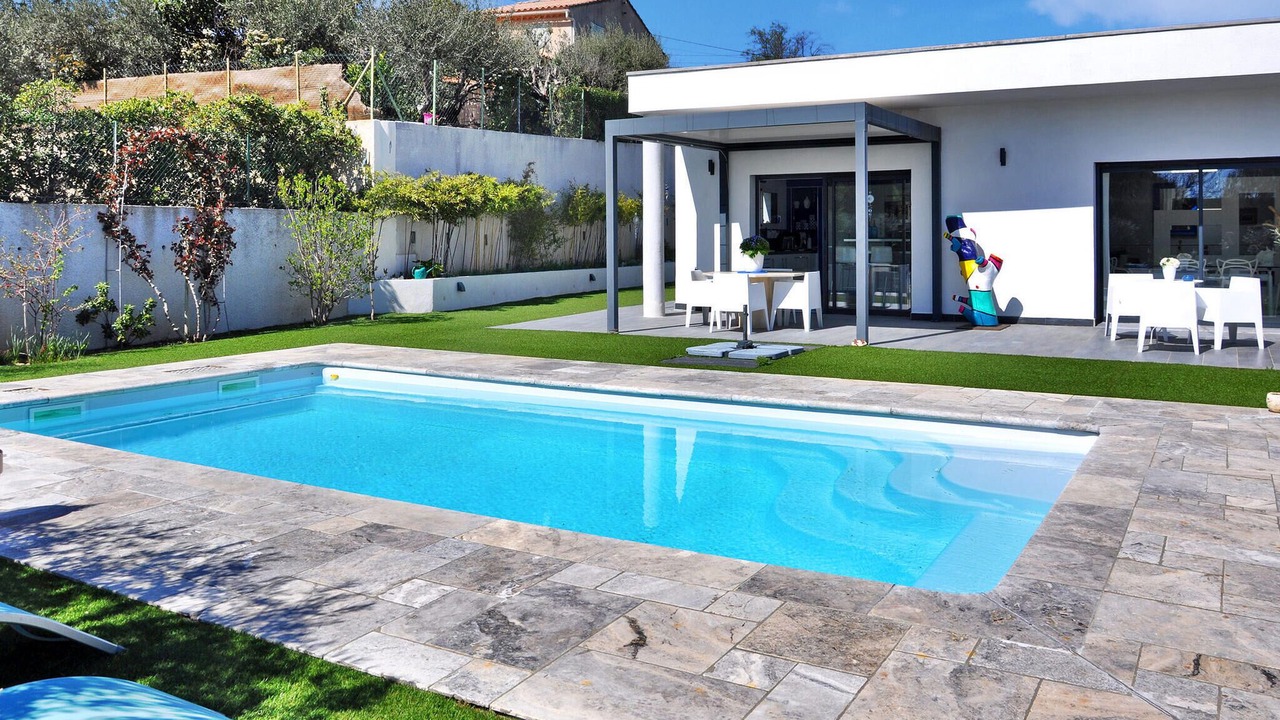 Photo of Outdoor in Caromb