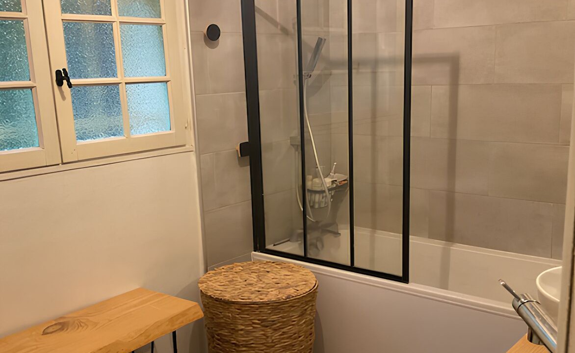 Photo of Bathroom in La Roquebrussanne