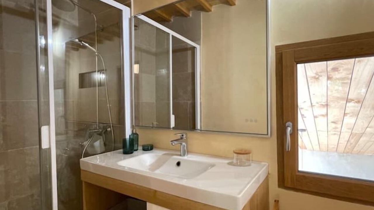 Photo of Bathroom in Bedarrides