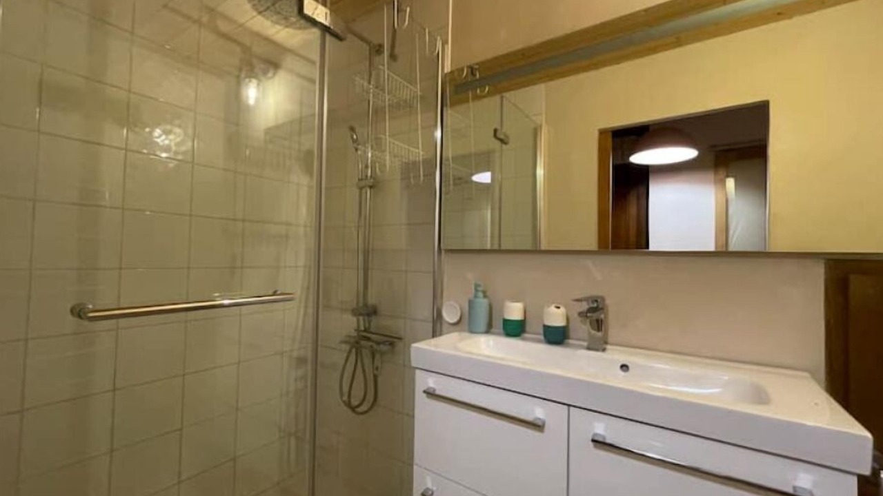 Photo of Bathroom in Bedarrides