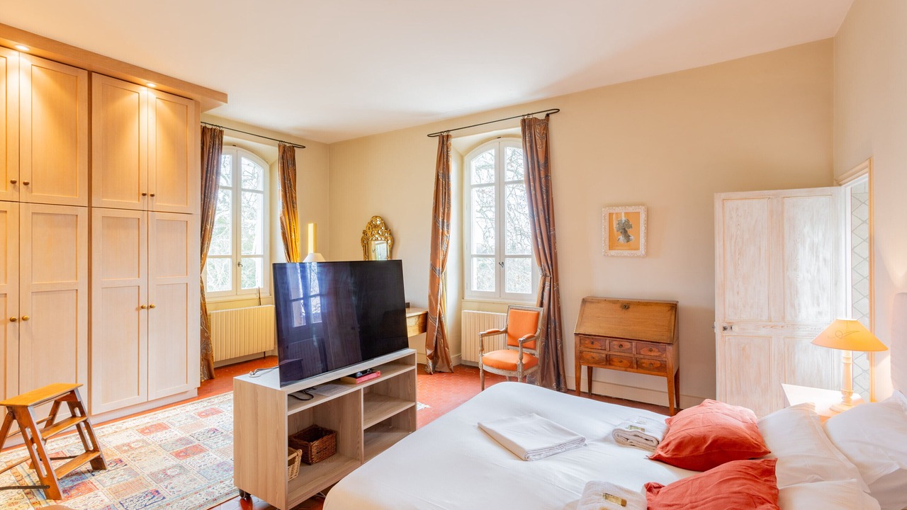 Photo of Bedroom in Orange