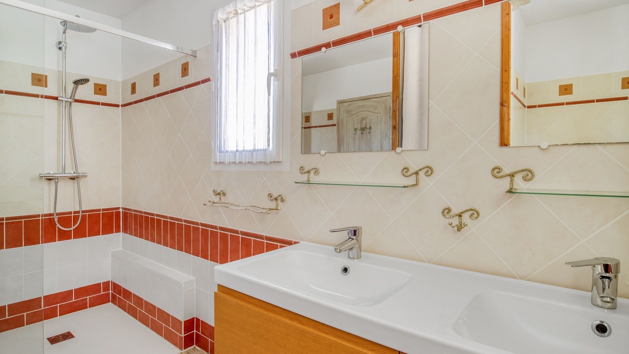 Photo of Bathroom in Le Thoronet