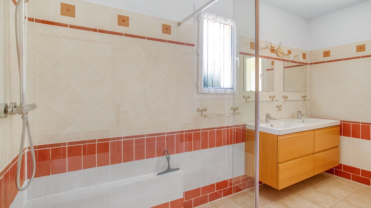 Photo of Bathroom in Le Thoronet