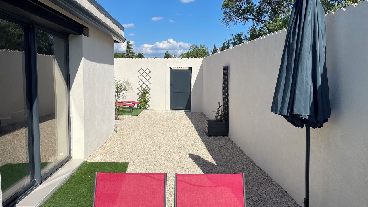 Photo of Patio Balcony in Orange