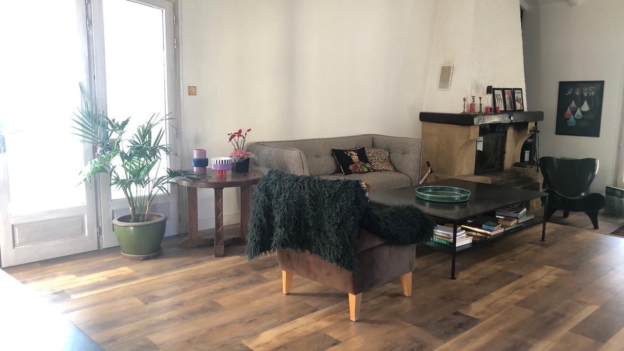 Photo of Livingroom in Orange