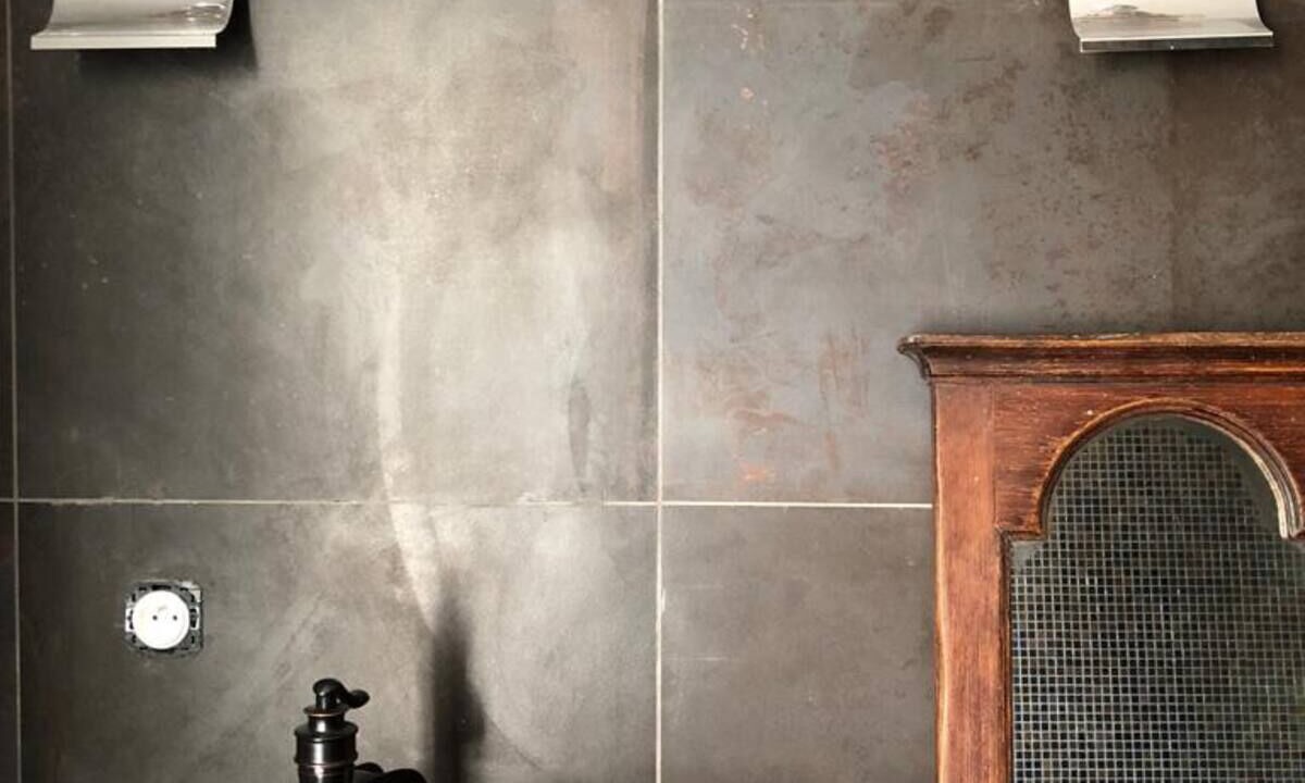 Photo of Bathroom in Orange