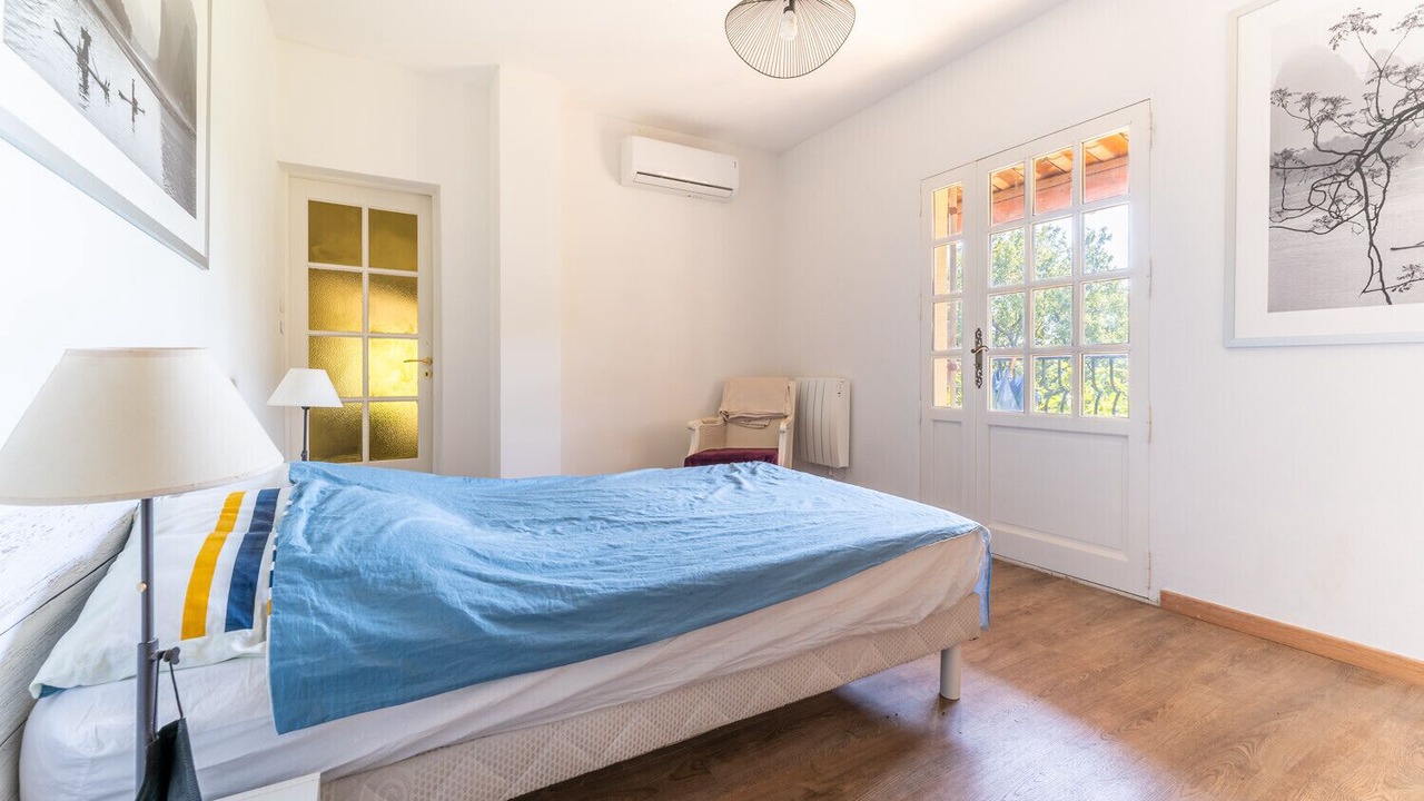 Photo of Bedroom in Vernegues