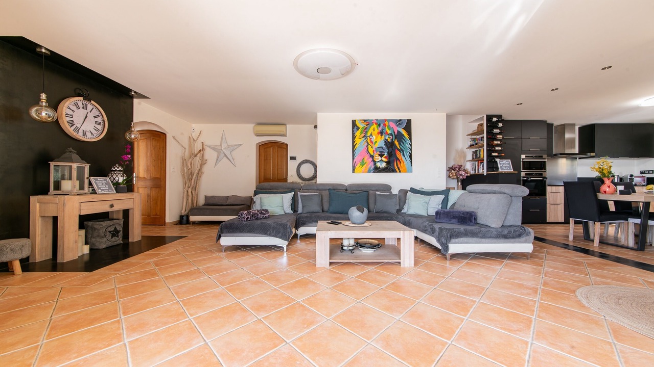 Photo of Livingroom in Aups