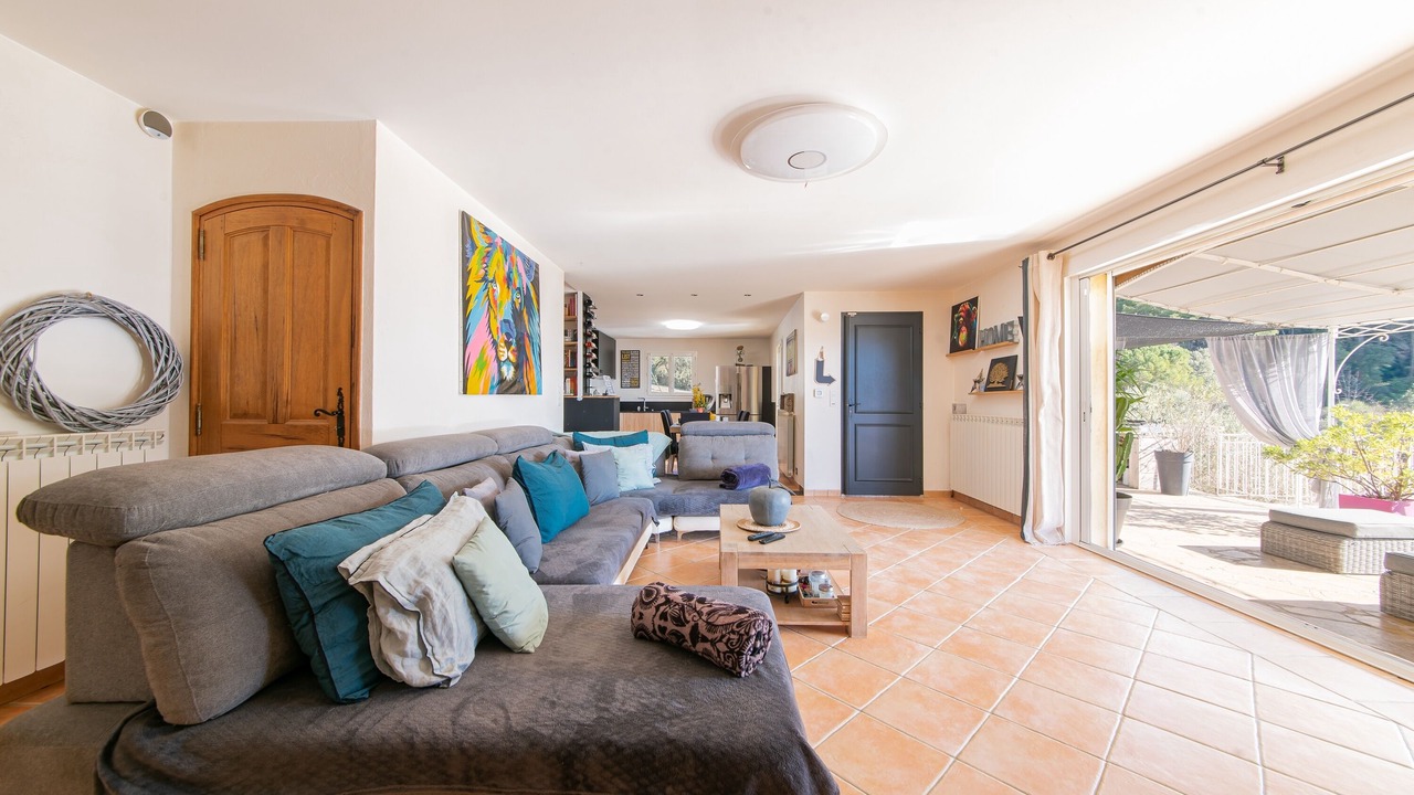 Photo of Livingroom in Aups