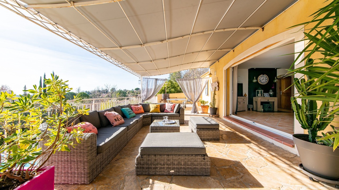Photo of Patio Balcony in Aups